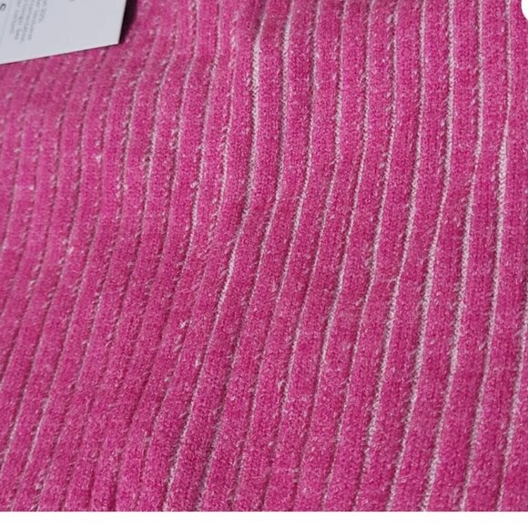 NWT Wild Fable Women's Square Neck Cropped Sweater Tank Magenta Pink Size Small - Picture 4 of 5